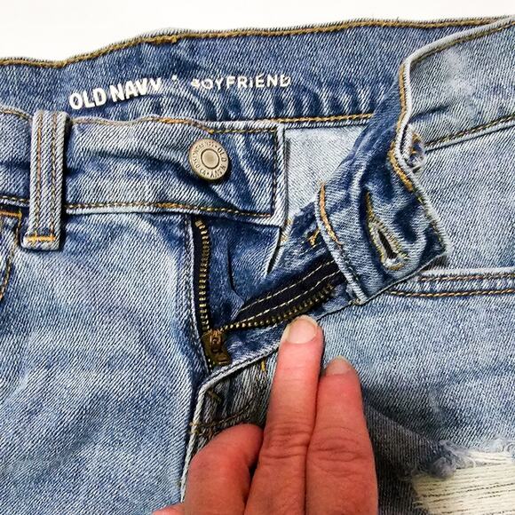 FREE with bundle! Old Navy medium wash distressed Boyfriend cuffed jean shorts - Picture 4 of 11